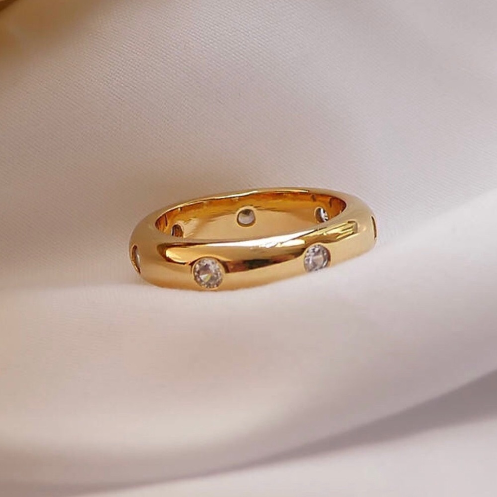 Rhinestone Gold Ring - Picture 7 of 7